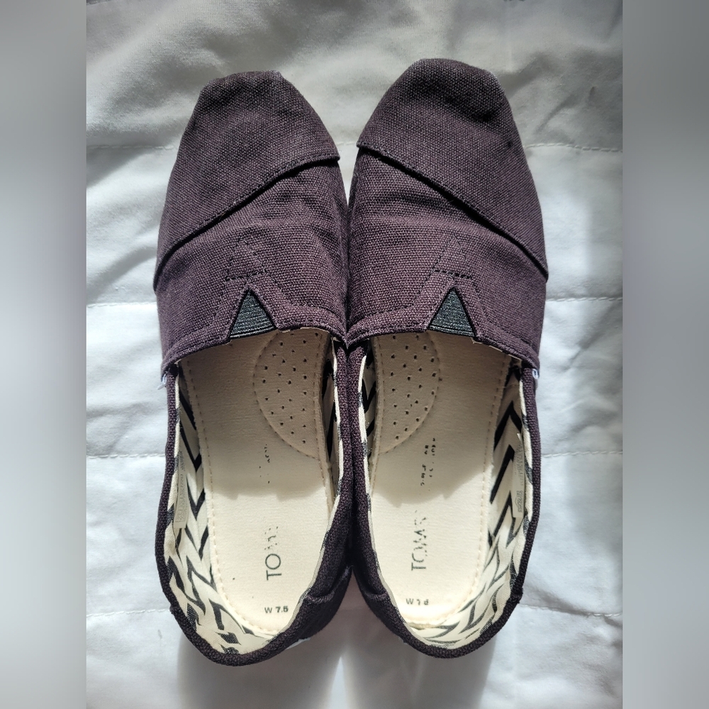 FREE SHIPPING TOMS Women's Slip-On Shoes
